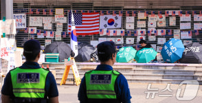 14일째 계속되는 잠실 개표소 봉쇄 시위