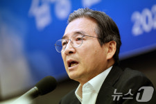 모두발언하는 김용범 청와대 정책실장