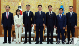 이재명 대통령, 일한의원연맹 접견