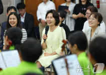 인사말 하는 김혜경 여사