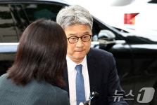 특검 출석하는 도이치모터스 수사 무마 의혹 이창수 전 서울중앙지검장