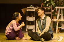 진선규·이희준 출연…연극 꽃, 별이 지나