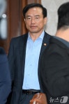 국무회의 참석하는 김종철 방미통위 위원장