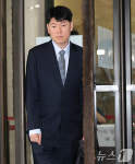 법정 나서는 내란특검팀 수사팀장