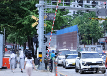 차량과 시민 통행 재개된 서소문로