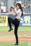 하지원, 시구 폼도 완벽한 여신