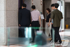합수본, 중앙선관위 등 압수수색…