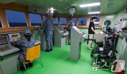 해군, 로봇 승조원 전투실험 진행
