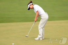 신지은, LPGA 스코티시 여자오픈 사흘째 선두…10년만의 우승 눈앞