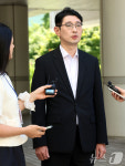 '계엄 해제 표결 방해 혐의' 추경호 시장 재판 중인 출석하는 주진우 의원