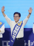 경기 지역 합동연설회 찾아 인사하는 김민석 당대표 후보