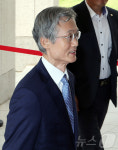 '대법관 서면제청' 논란 속 출근하는 조희대 대법원장