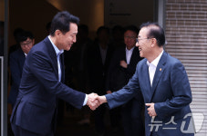 '용산공원' 회동 마친 김윤덕·오세훈…