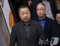 두산 박정원 회장·박지원 부회장, 네팔 실종자 수색 지원