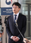 답변하는 홍지선 국토교통부 장관 후보자