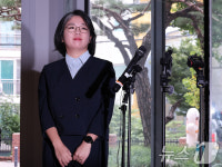 첫 출근하는 용혜인 후보자