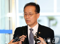 인사 청문회 사무실 출근하는 이형일 부총리 후보