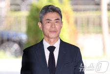 인사청문회 준비 사무실로 첫 출근하는 강신철 후보자