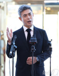 첫 출근 소감 밝히는 강신철 국방장관 후보자