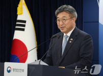 윤호중 장관 