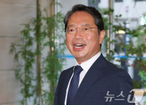출근하는 김승원 법무부 장관 후보자
