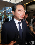 인사청문회 사무실로 출근하는 김승원 후보자