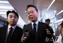청문회 사무실로 향하는 김승원 후보자