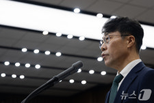 청문회 앞서 인사말하는 김성수 대법관 후보자