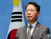 후보자직 사퇴 기자회견하는 김승원 후보자