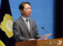 李대통령 고심 언급 하루 만에… 김승원 법무장관 후보자 자진사퇴