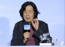 은사자상 수상한 '가능한 사랑' 이창동 감독