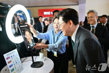 이재명 대통령, K-엑스포 전시장 방문