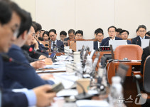 [국감] 이형일 부총리 '의원질의 답변'