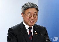 윤호중 장관, 인구감소지역 재지정 발표