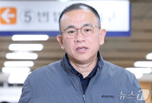 '尹 여론조사 무상 제공 혐의' 명태균, 2심 선고 공판 출석
