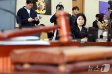 [국감] 과방위, 이진숙 의원 제척안 가결