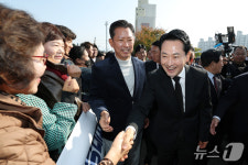 박정희 전 대통령 생가 찾은 장동혁