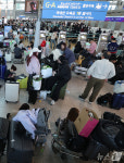 인천공항 발권 시스템 장애…여행객 발 동동