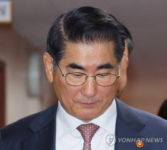 검찰 특수본, 김용현 긴급체포·휴대전화 압수…동부구치소로