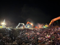 전남 영광 쓰레기매립장서 불…12시간째 진화 중