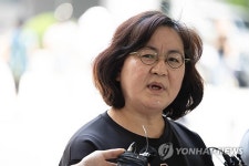 학폭 피해 유족, '재판 노쇼' 권경애 변호사 대질신문 요청