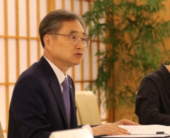 일본 방문한 조현, 첫 한일 외교장관 회담…