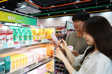5천원 건기식·3천원 화장품…편의점 소용량·가성비 경쟁