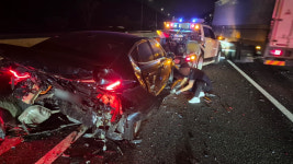 충남 논산 고속도로서 주유소에 세워둔 차량 굴러 5대 추돌…6명 부상