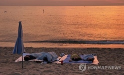 새벽에 사우나 온 듯…습도 88% 찜통에 밤잠 설쳐