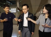 김정관, 방미 협상 마치고 귀국…대미투자 이견 못 좁힌듯