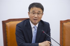 한병도, 연임 위해 원내대표직 사퇴…