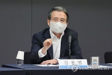 김용범 