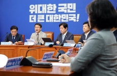 민주 지도부, '5·18 성역' 이병태 부위원장 사퇴 촉구