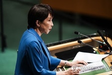 '패전국' 멍에 벗으려…日다카이치 